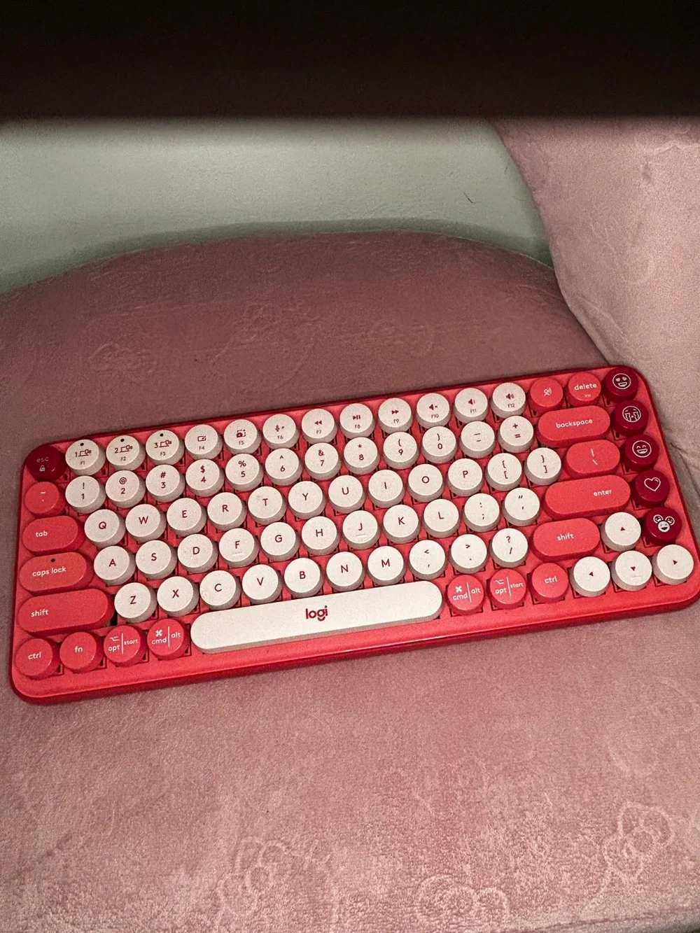 Logitech Heartbreaker Pink Bluetooth POP key Wireless Mechanical Keyboard